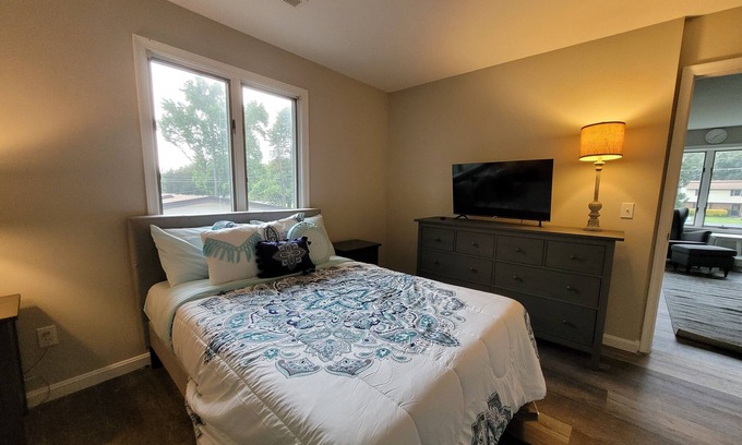 Churchton Apartment | Pet-Friendly Chesapeake Bayside Loft with Pool & Kitchen