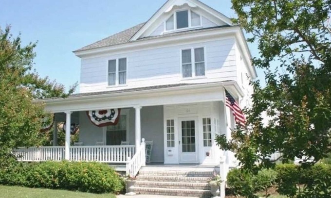 Cape Charles House | Experience Chesapeake Dream - Restored Victorian by the Beach