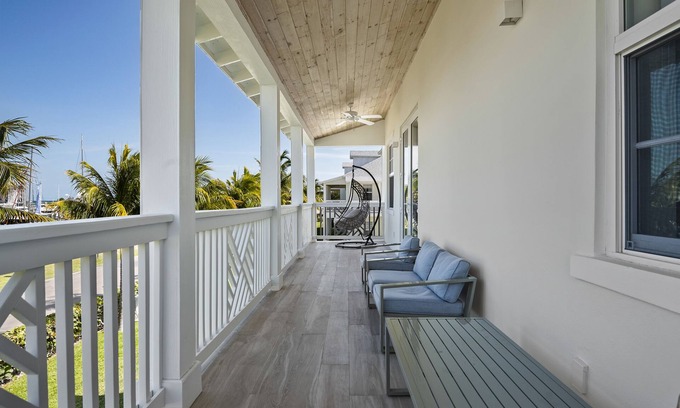 Palm Cay Apartment | Unforgettable Chesapeake Place in Palm Cay with Pool & Kitchen