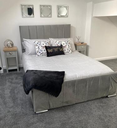 Crewe House | Welcoming Cheshire Home Stays: Child-Friendly Retreat