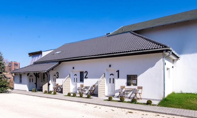 Kispest Apartment | Family-Friendly Chesscom Apartments with Pet Perks