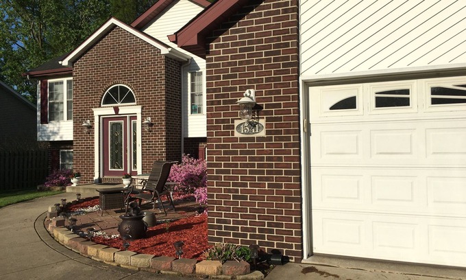 Chesterton House | Discover Golf View Estate Near Great Lake Beaches & Trails
