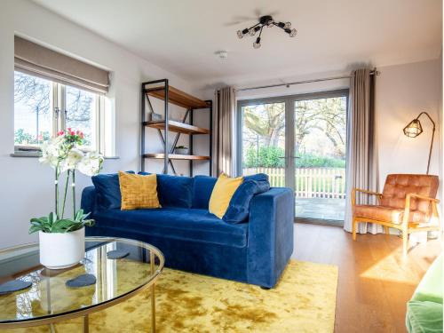 Winchcombe House | Chestnut Cottage: 4-Star Getaway for Families and Pets