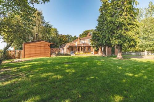 Maidenhead House | Chestnut Cottage: Idyllic Countryside Retreat with Parking