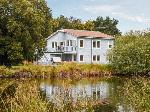 Hopton House | Chestnut Cottage - Uk48294