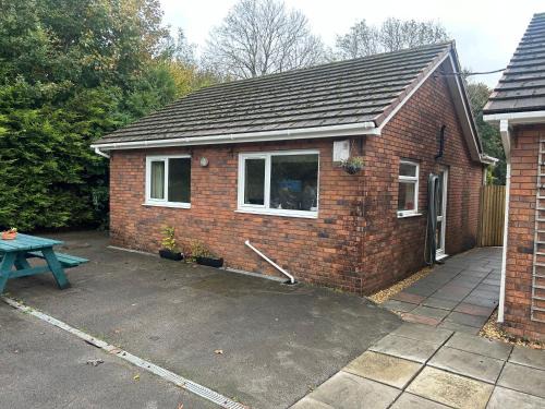 Bridgend House | Pet-Friendly Chestnut Lodge Annex with Ocean Views