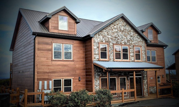 Sevierville Cabin | Guest Rated 9.8: Chestnut Oak Lodge with Pool & Theater