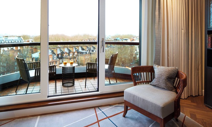 Courtfield Apartment | Luxury Stay at Cheval Gloucester Park - Pet Friendly & Spa