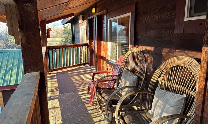 Winthrop Hotel | Cozy Chewuch Inn and Cabins: Spa & Family-Friendly Retreat