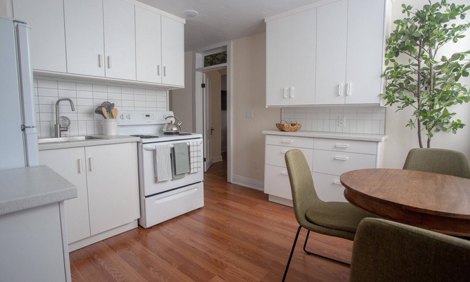 Broadmoor Apartment | Experience Cheyenne Canyon Getaway with Spa and Breakfast