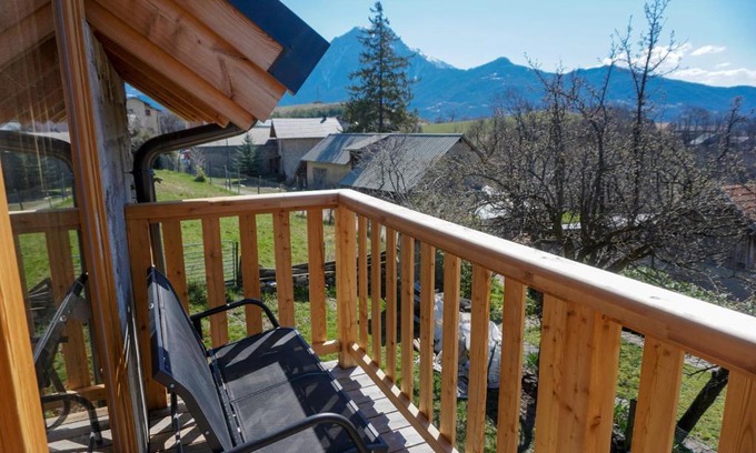 Prunieres Apartment | Family-Friendly Getaway at Chez Amber with Kitchen Access