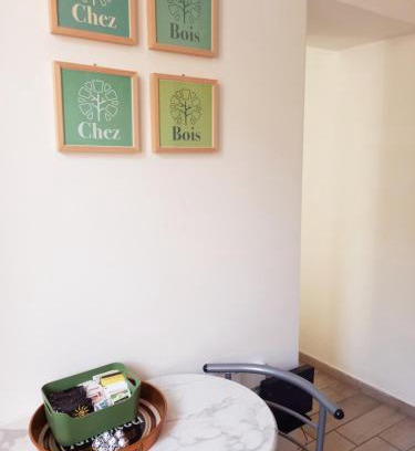Naples House | Guest Rated 10/10: Chez Bois Suite Apartment Capodimonte