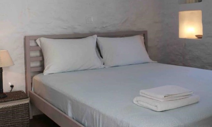 Artemonas House | Chez Carolou - Idyllic Retreat with Spa & Hot Tub in Artemonas