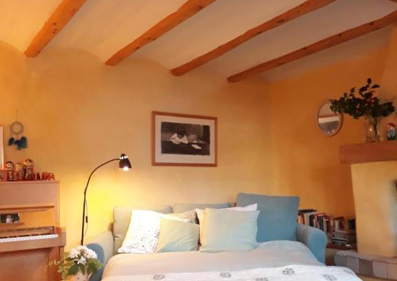 Arzier Bed & Breakfast | Charming Chez Cathy: Child-Friendly with High Guest Ratings
