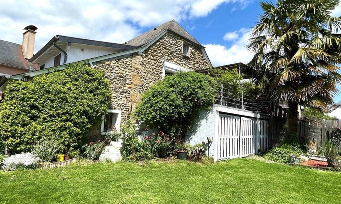 Precilhon House | Family-Friendly Stay at Chez Daude - Precilhon