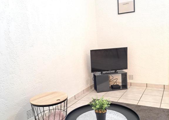 Cholet House | Family-Friendly Retreat at Chez David with Pet Amenities