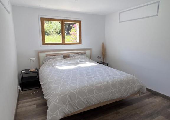 Sorede Apartment | Family-Friendly Retreat at Chez Declan: Rated 9/10