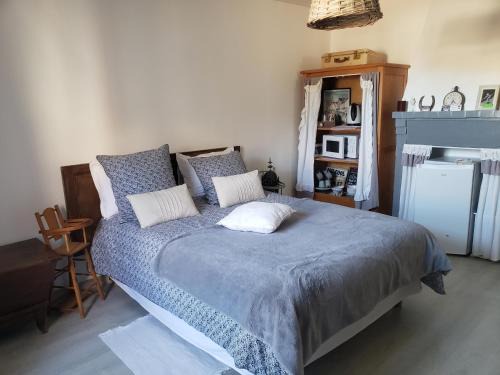 Houville-la-Branche House | Family-Friendly Escape at Chez Didier et Vero with 9.4 Rating