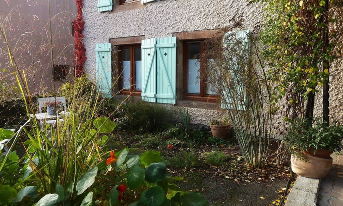 Essert Apartment | Charming Chez Dimanche: Top-Rated Cottage with Ocean Views