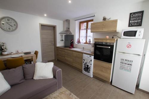 Hunawihr Apartment | Pet-Friendly Retreat at Chez Emilie & Charles, Rated 9/10