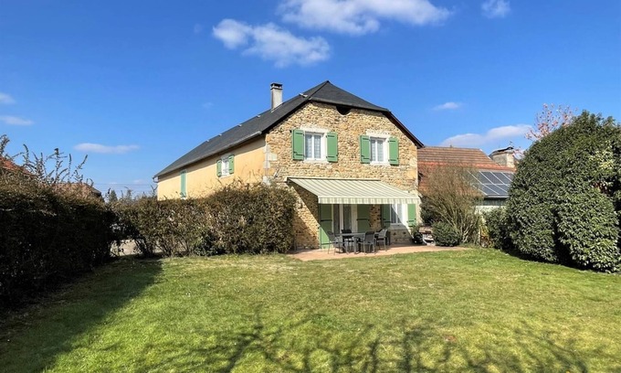 Jurancon House | Pet-Friendly Getaway at Chez Evon - Jurancon