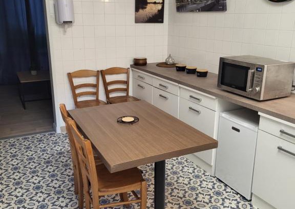Neung-sur-Beuvron Apartment | Family-Friendly Stay at Chez Fanny: Comfort Awaits!