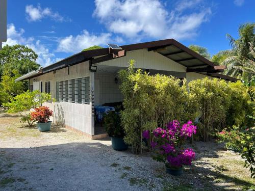 Rangiroa House | Cozy Chez Guy: Private Room with Kitchen Access