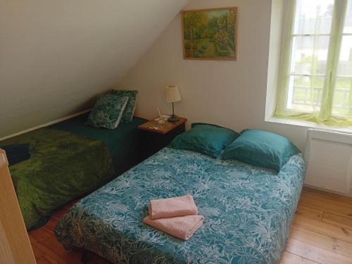 Montlouis-sur-Loire House | Comfortable Stay at CHEZ ISA Chambres chez l'Habitant