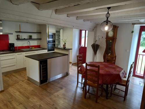 Saint-Fraimbault-de-Prieres House | Inviting Family Retreat at Chez Jojo à St Fraimbault