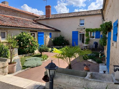 Saint-Martin-de-Fraigneau Bed & Breakfast | Chez Jacques