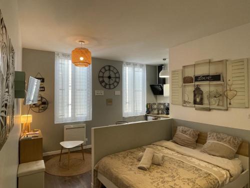 Centre Ville Apartment | Welcoming Chez Jean-Yves et Zoé - Centre-ville Stay & WIFI