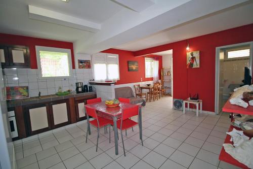 Sainte-Anne House | Oceanfront Retreat at Chez Jojo - Rated 9.3/10 by Guests