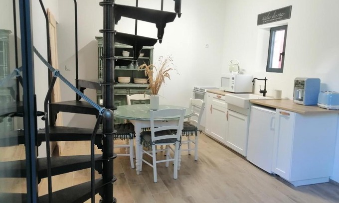 Gerville House | Cozy Stay at Chez Joséphine with Relaxing Hot Tub Access
