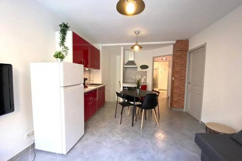 Saint-Paul-Trois-Chateaux Apartment | Family-Friendly Stay at Chez Joyosa in Historic Saint Paul