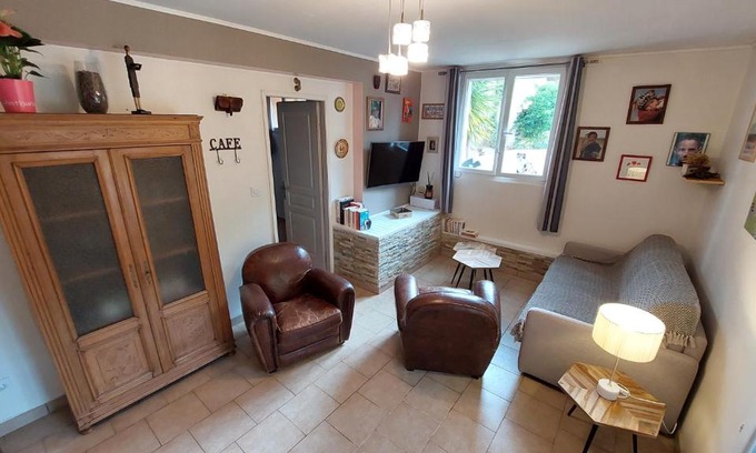 Ajaccio Apartment | Top-Rated Chez Laurette: Family-Friendly with Pool Access