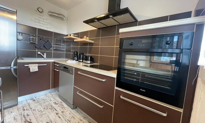 Chalon-sur-Saone Apartment | Family-Friendly Retreat at Chez les Freds - Rated 8.8/10