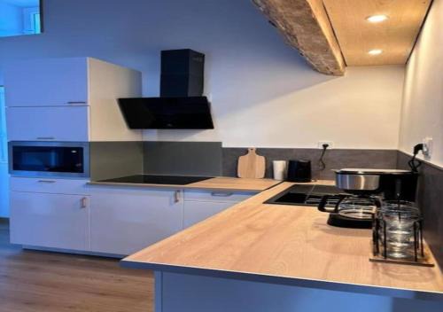 Cozzano Apartment | Inviting Chez Lulu: Cozy Apartment for Families & Pets