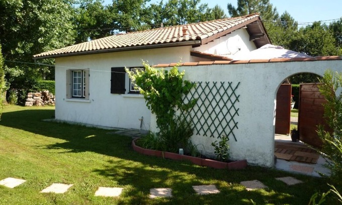 Biganos House | Family-Friendly Stay at Chez Marcelle et Michel Hotel