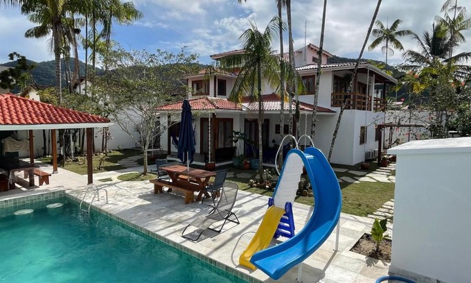 Juquehy Villa | Pet-Friendly Retreat: Chez Marguera in Juquehy Awaits!