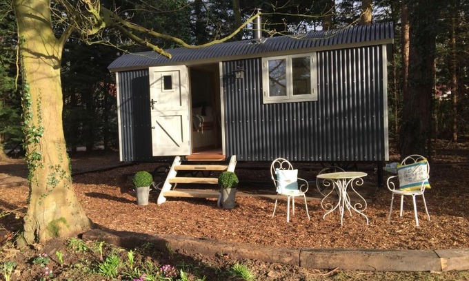 Holt House | Exceptional Stay at Chez Marguerite Shepherd's Hut