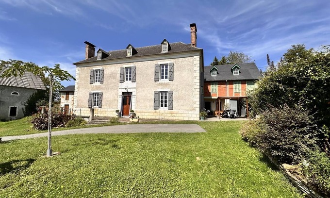 Asson House | Family-Friendly Retreat at Chez Marie - Asson Gîte