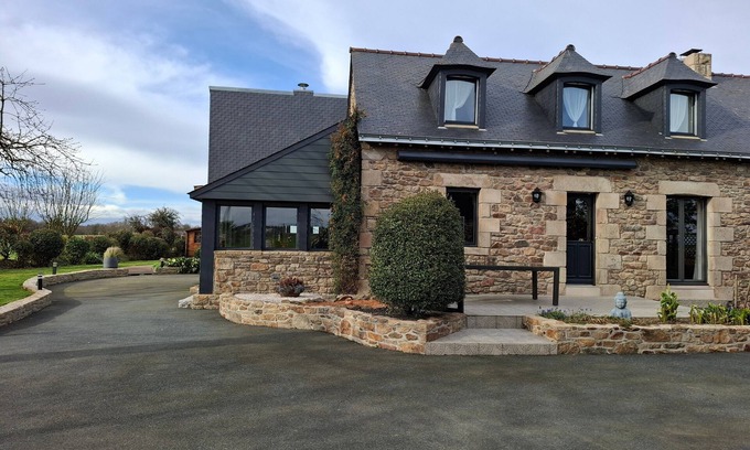 Plestan House | Relaxing Retreat at Chez Marie-Céline with Private Jacuzzi