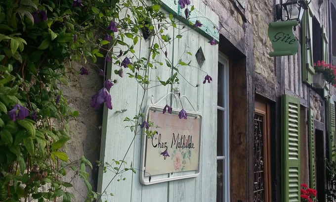 Rarecourt Cottage | Explore Chez Mathilde: Perfect for Families & Pets!
