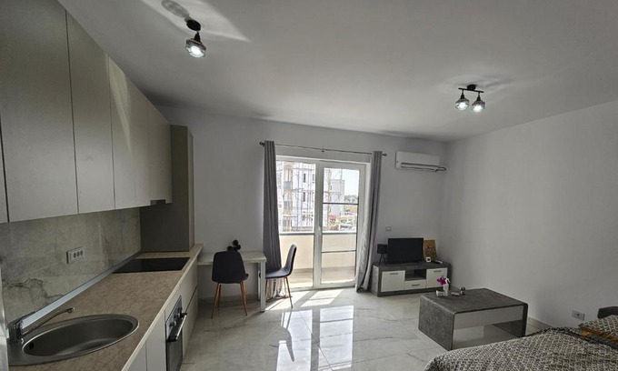 Timisoara Apartment | Pet-Friendly Retreat at Chez Miha - Guest Rated 10/10!