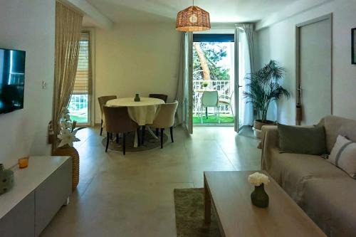 Vielle-Chapelle Apartment | Beachside Retreat at Chez Mimi: Steps from the Ocean!