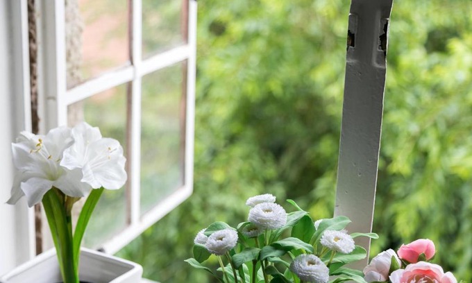 Huaihai Road Commercial Area Apartment | Discover Chez Moi: Family-Friendly French Retreat