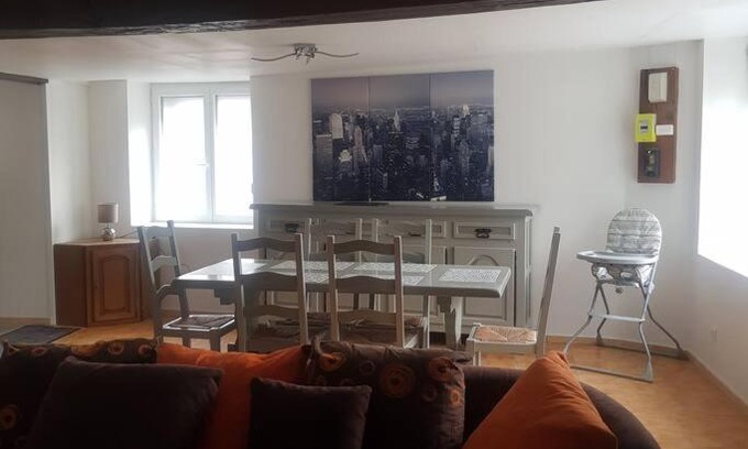 Beaulieu-sur-Loire House | Pet-Friendly Stay at Chez Nino with Free WiFi!