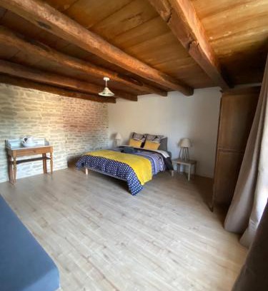 Le Val-d'Esnoms Bed & Breakfast | Oceanfront Bliss at Chez Odette: Perfect for Families