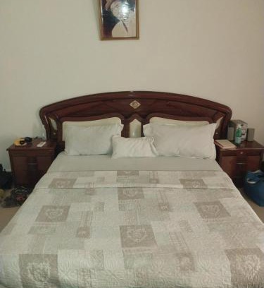 Rao Bed & Breakfast | Pet-Friendly Stay at Chez Ousmane Fall ASECNA Apartment