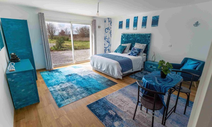 Saint-Felix-Lauragais Bed & Breakfast | Discover Relaxation at Chez Phil, Themed Water Room Retreat
